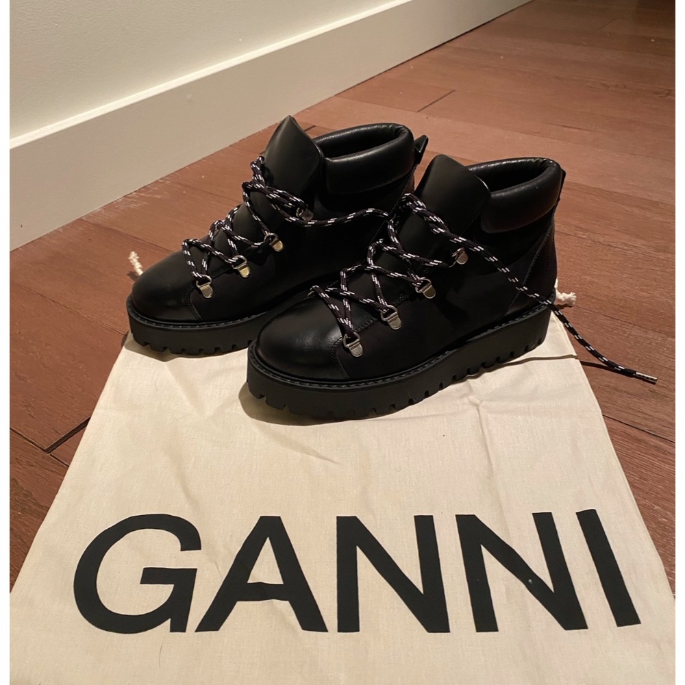 Ganni Winter Boots Size 37 - Never Worn!